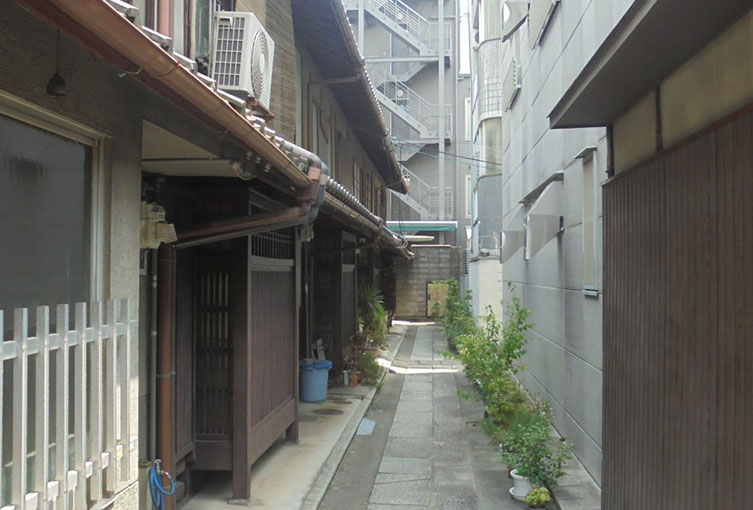 両替町通の路地 両替町通の路地
